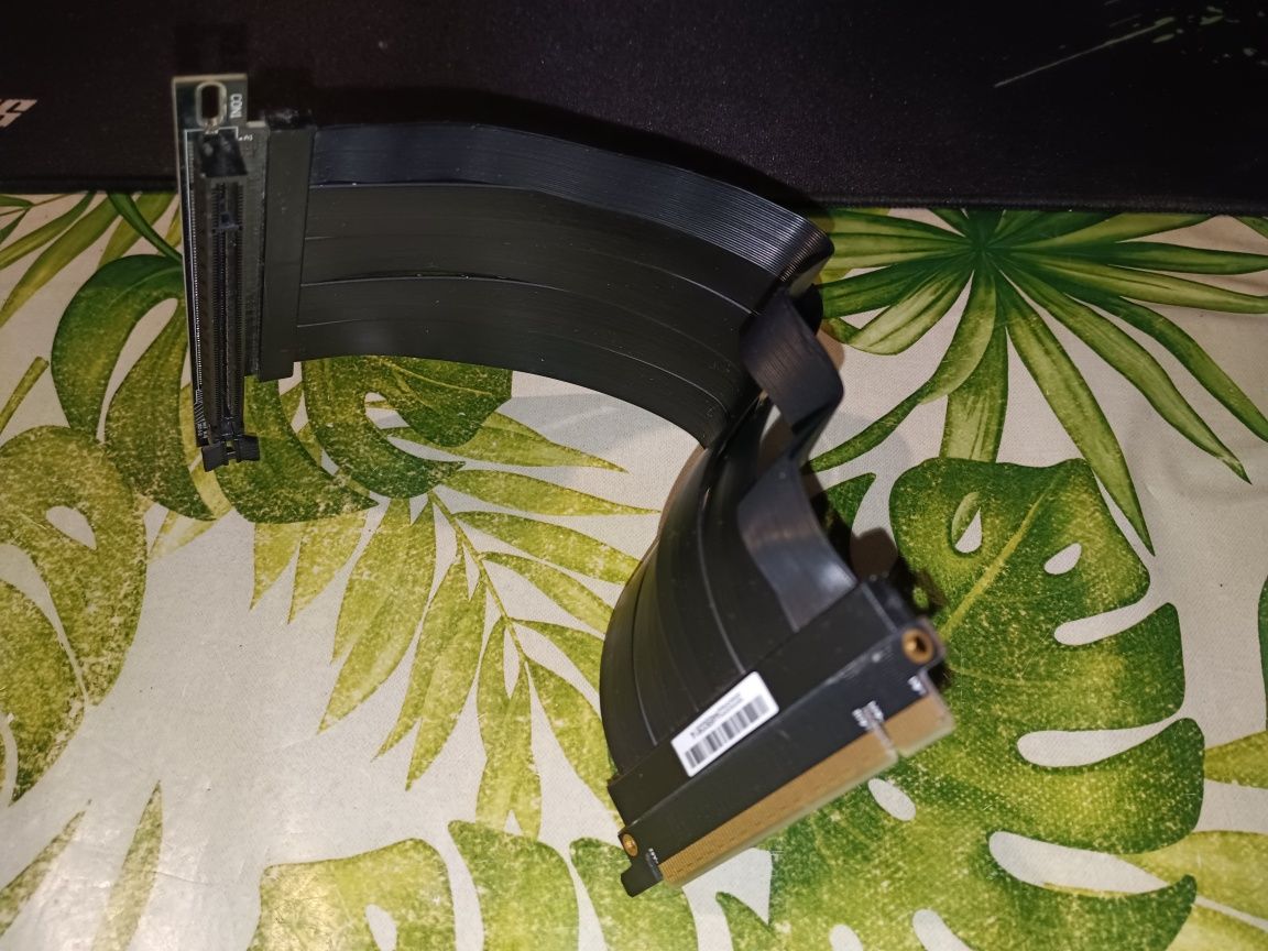Обмен Райзер Pci-E 4.0 x 16 Zalman 22 см для видеокарты