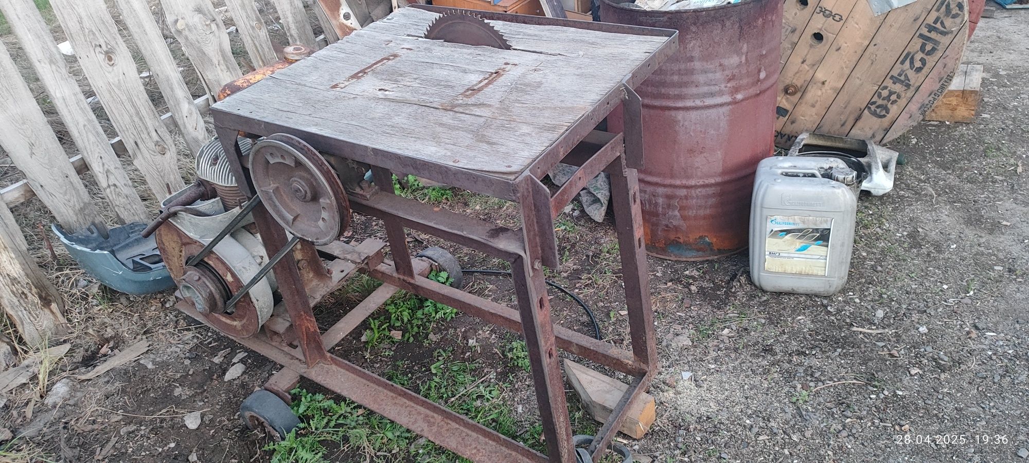 Продам циркулярку бензиновую