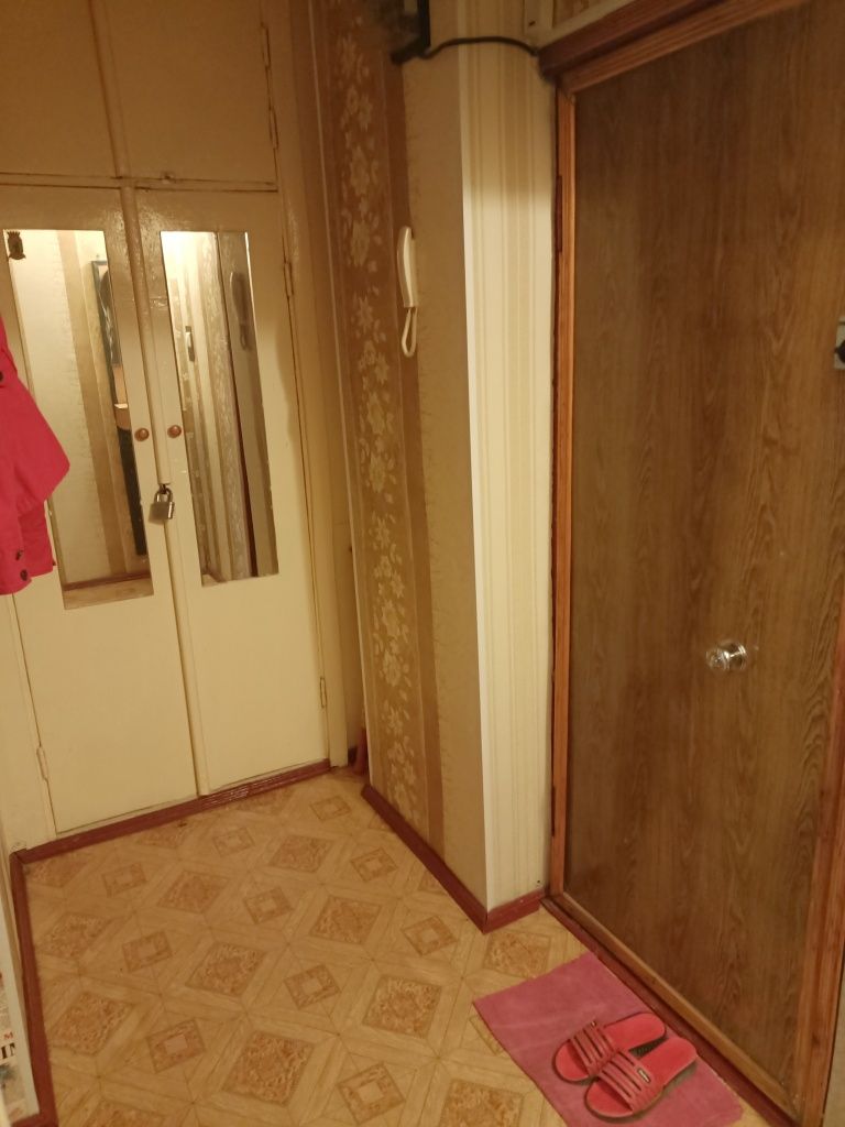 Сдаю посуточно 1-ком.квартиру в 7 мкр 18 доме на ночь и по часам.