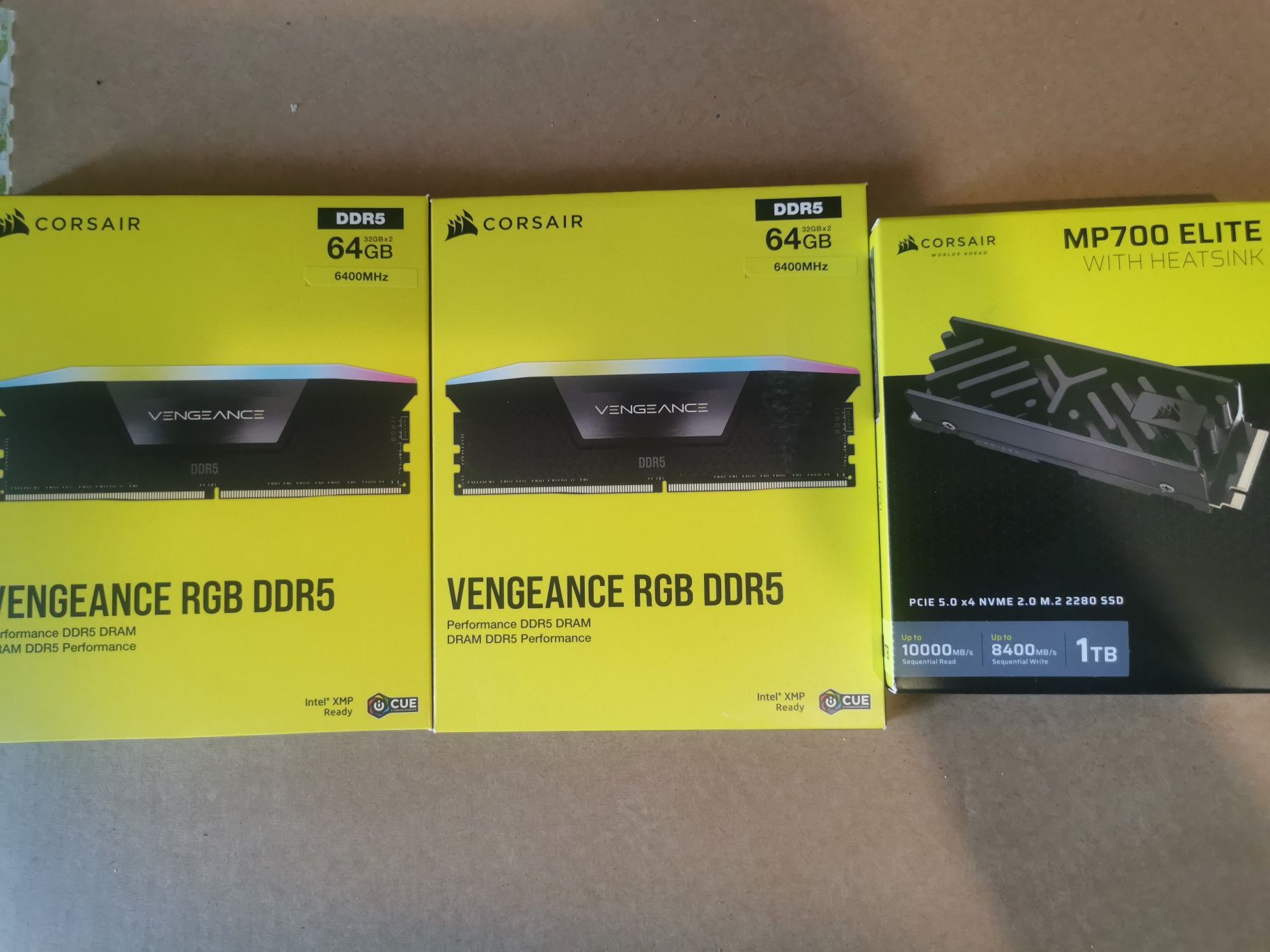 Оперативная память Corsair  VENGEANCE RGB 64GB DDR5 DRAM 6400MT