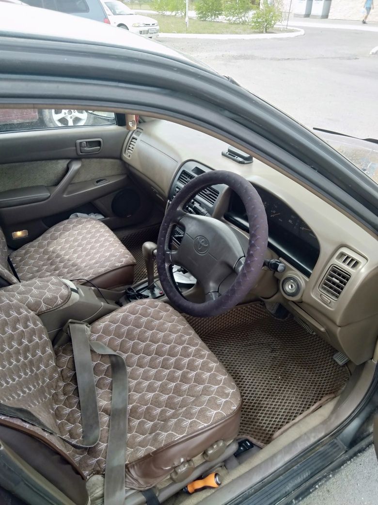 Продам легендарный автомобиль Камри люмьер.