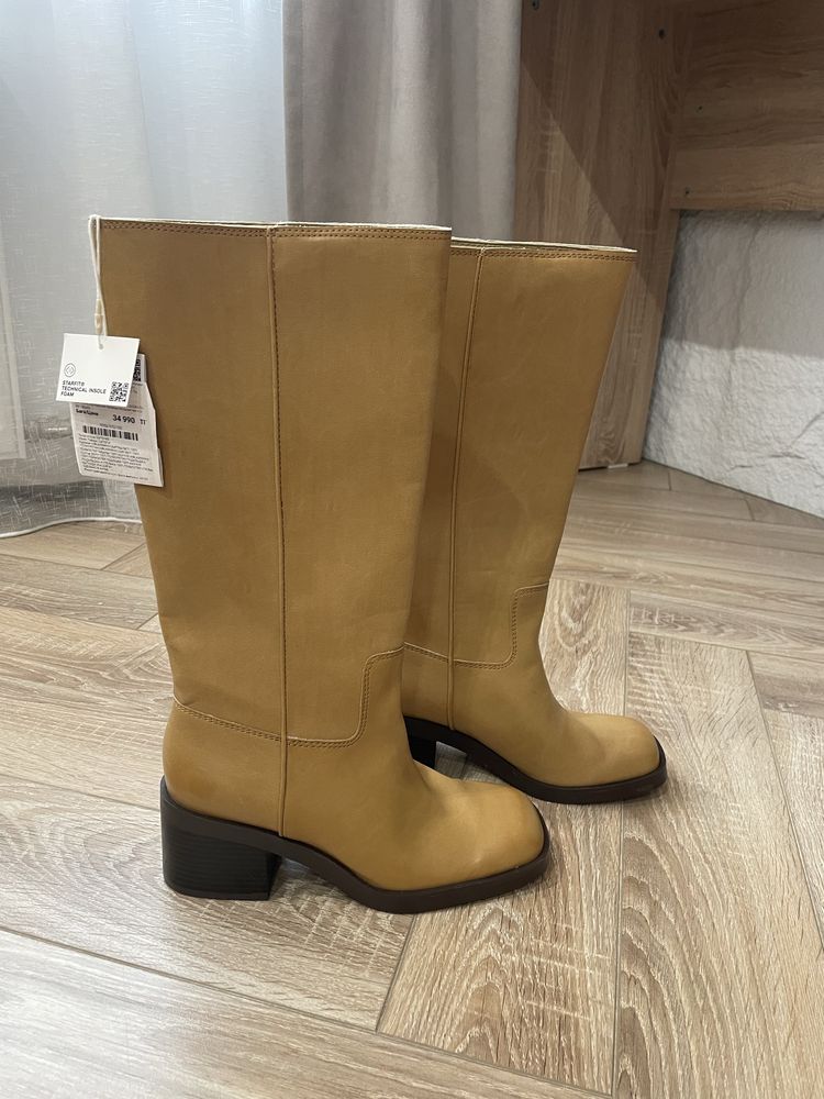Кожаные сапоги 38 раз  stradivarius