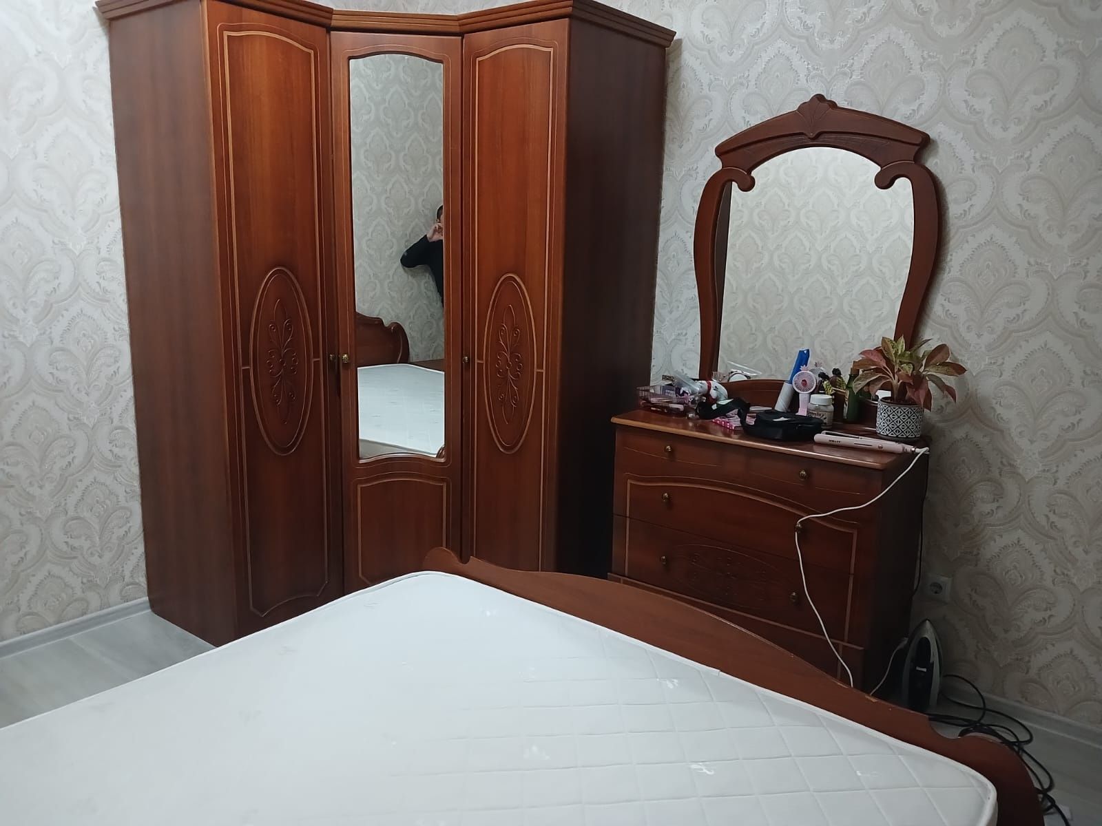 Продается комплект мебели б/у