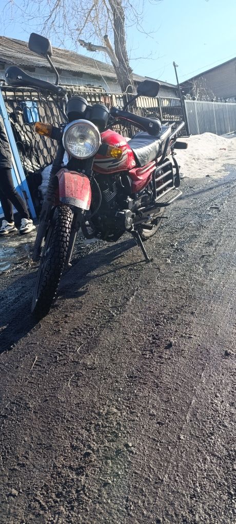 Продам мотоцикл состояние нового