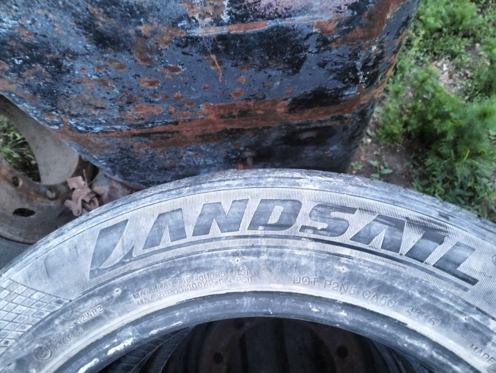 Продам резина б/у 215/60/17