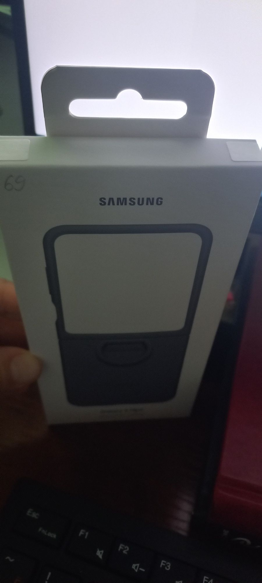Оригинальный чехол на Samsung Galaxy Z Flip 6,