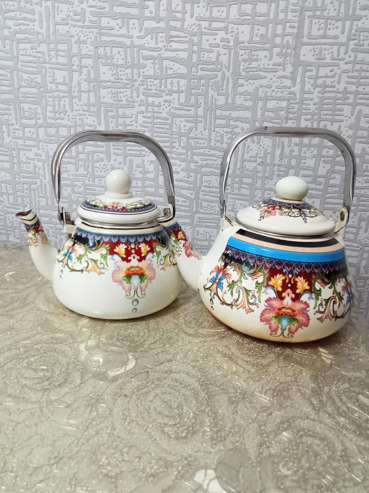Срочно продам 2 чайника по 1000