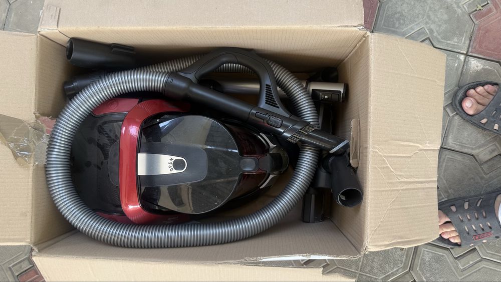 Пылесос TEFAL Пылесос Tefal Silence Force Cyclonic Effitech TW7941EA