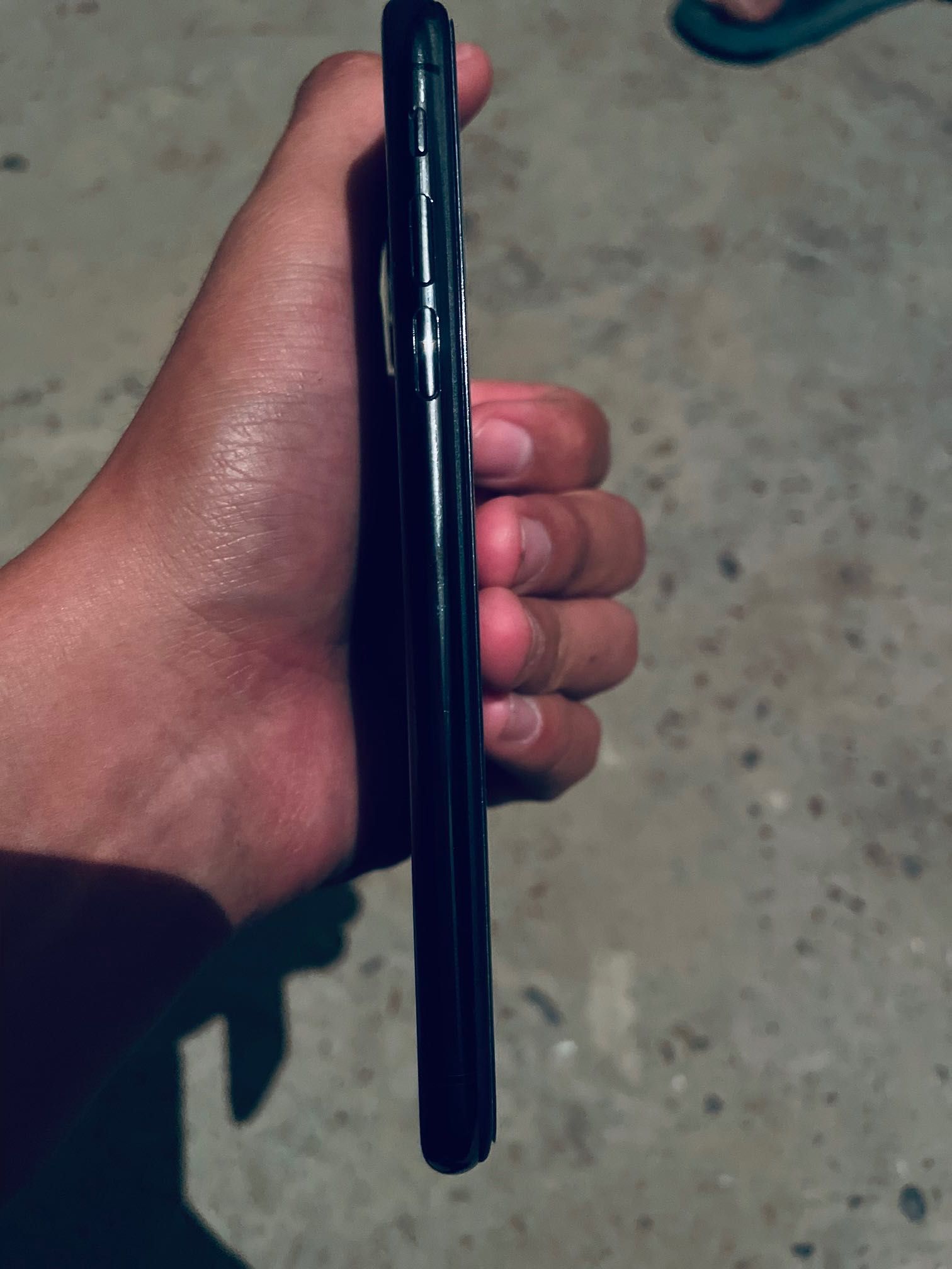 Продам IPhone XS