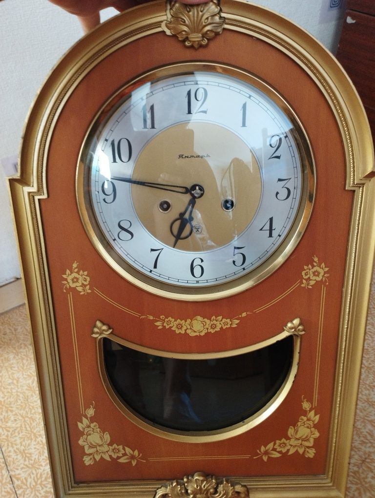 продам часы настенные
