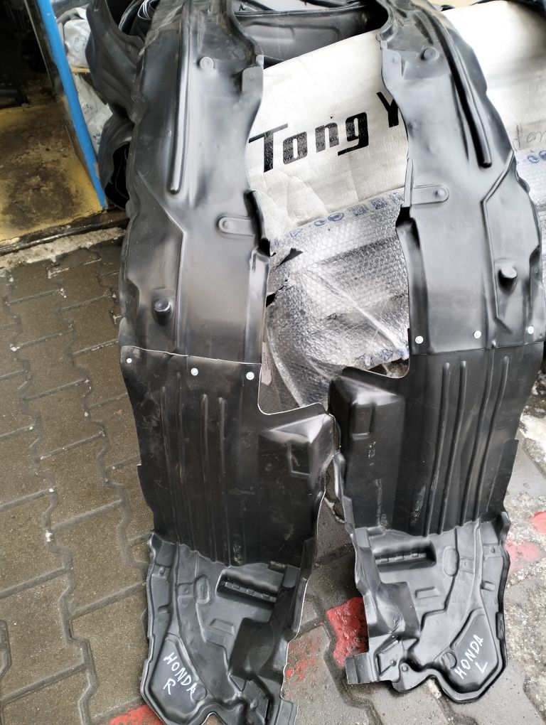 Подкрилники Honda Elysion