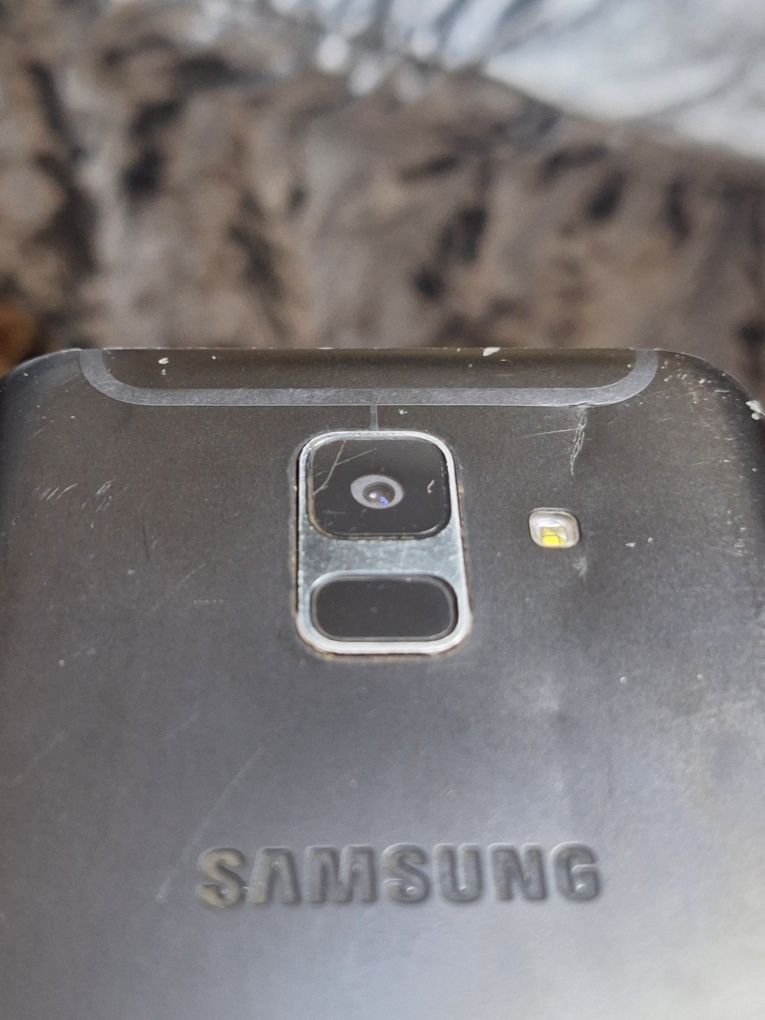 Samsung A6 *НА ЗАПЧАСТИ*