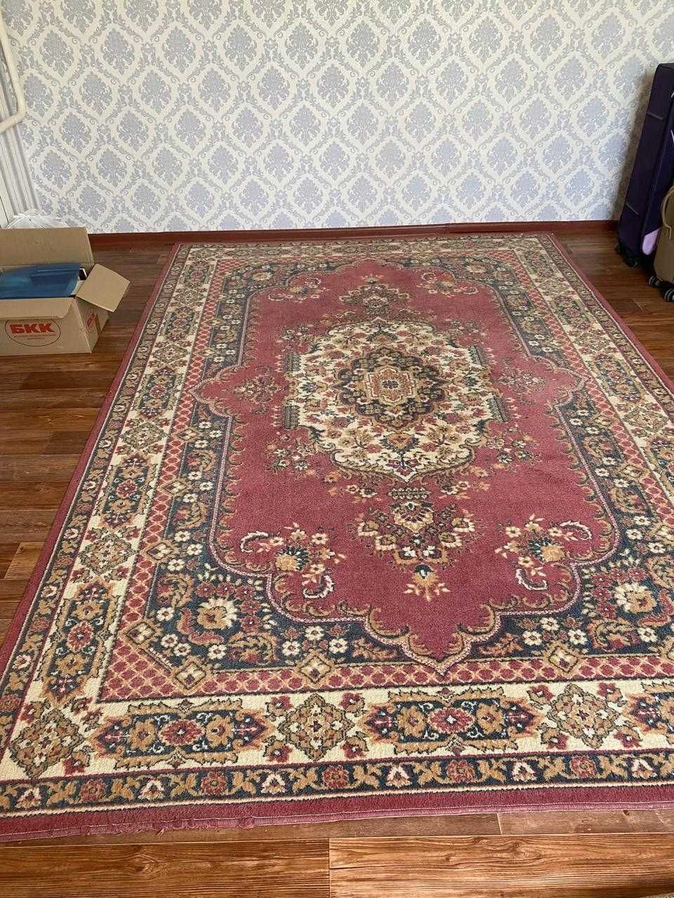 продам ковер в хорошем состоянии