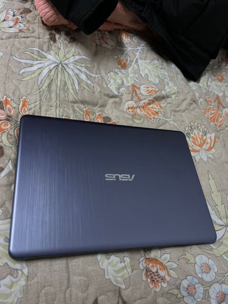 Ноутбук Asus 2022