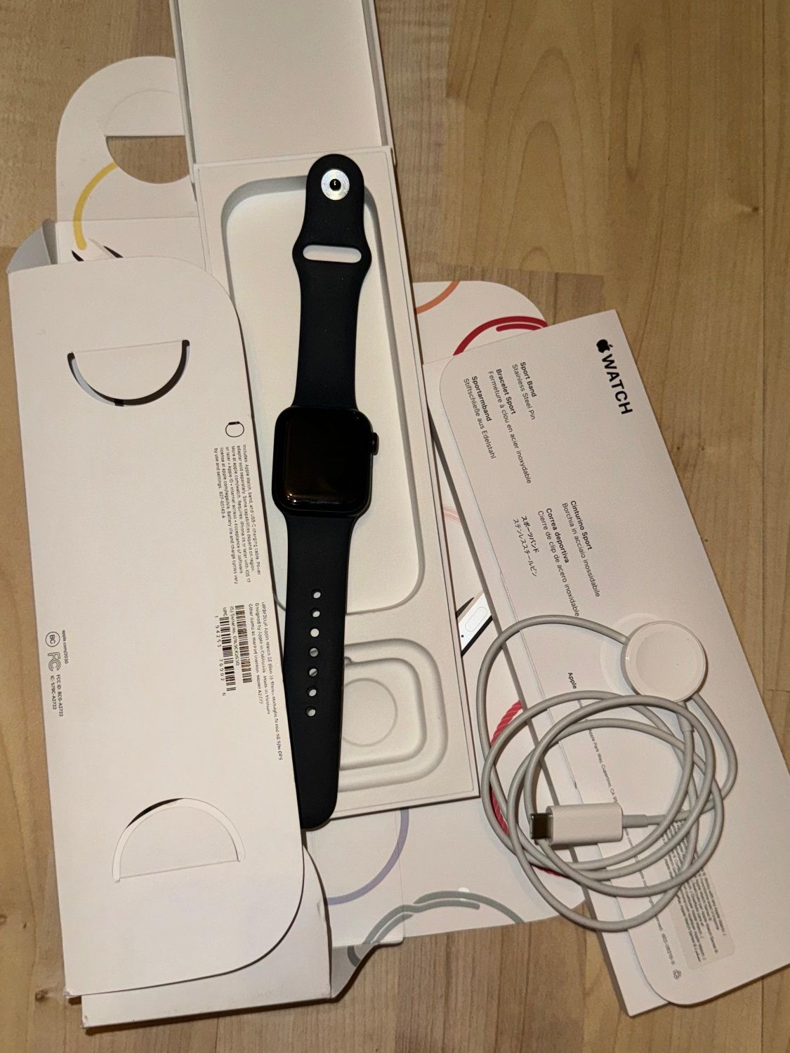 Часы Apple Watch SE 2 40mm 2023 года