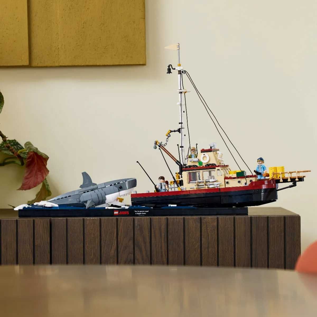 LEGO Icons: JAWS (Челюсти) (21350)