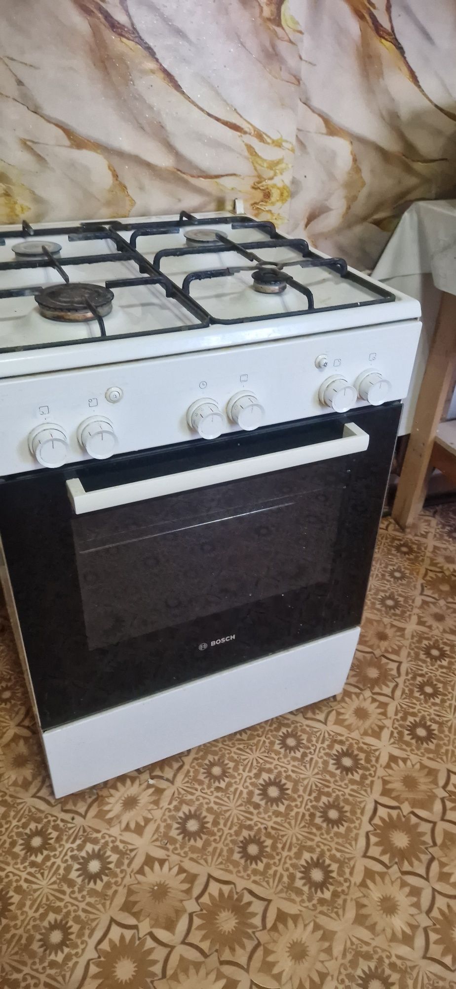 Продам газовую плиту в отличном состоянии