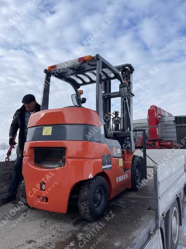 Узкопроходный вилочный погрузчик Goodsense FD30  2023 г.