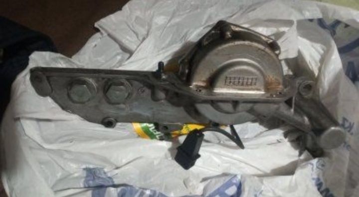 Продам двойной вакуум кт. Оригинал от бмв е34.е32. Ванесса от м50.