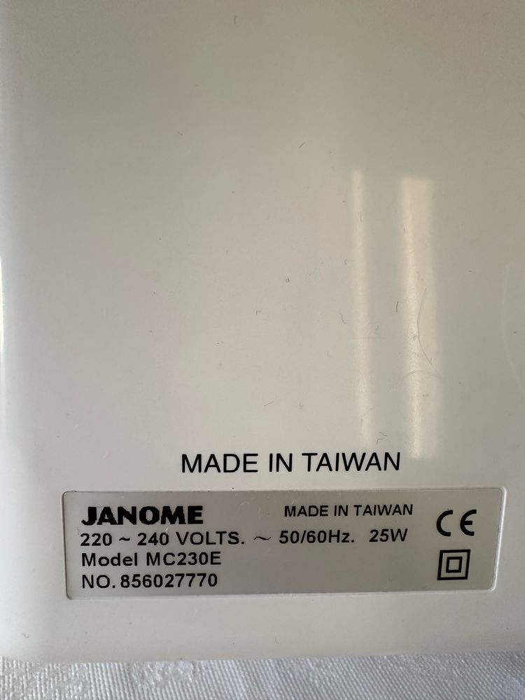 Вышивальная машинка Janome Memory Craft 230E