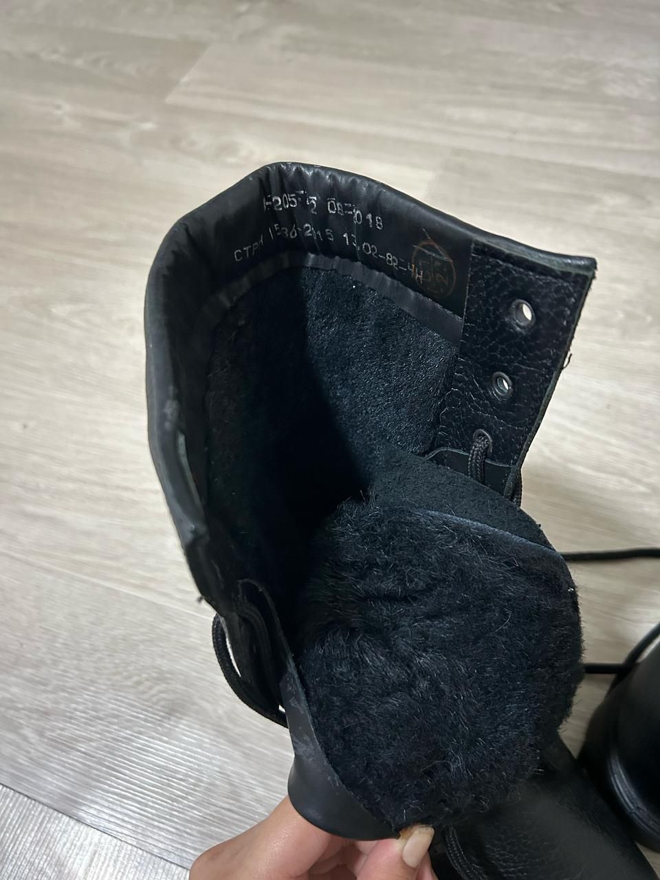 Продам берцы новые зимние
