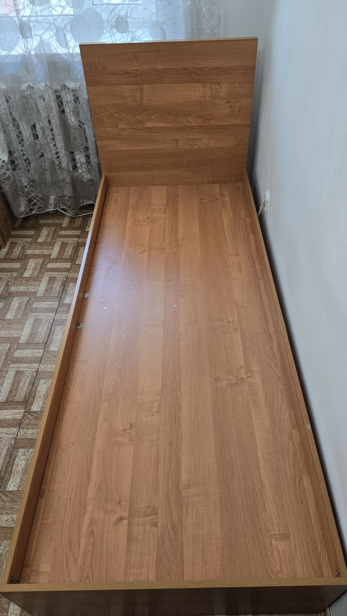 Кровать 80×200 в хорошем состоянии
