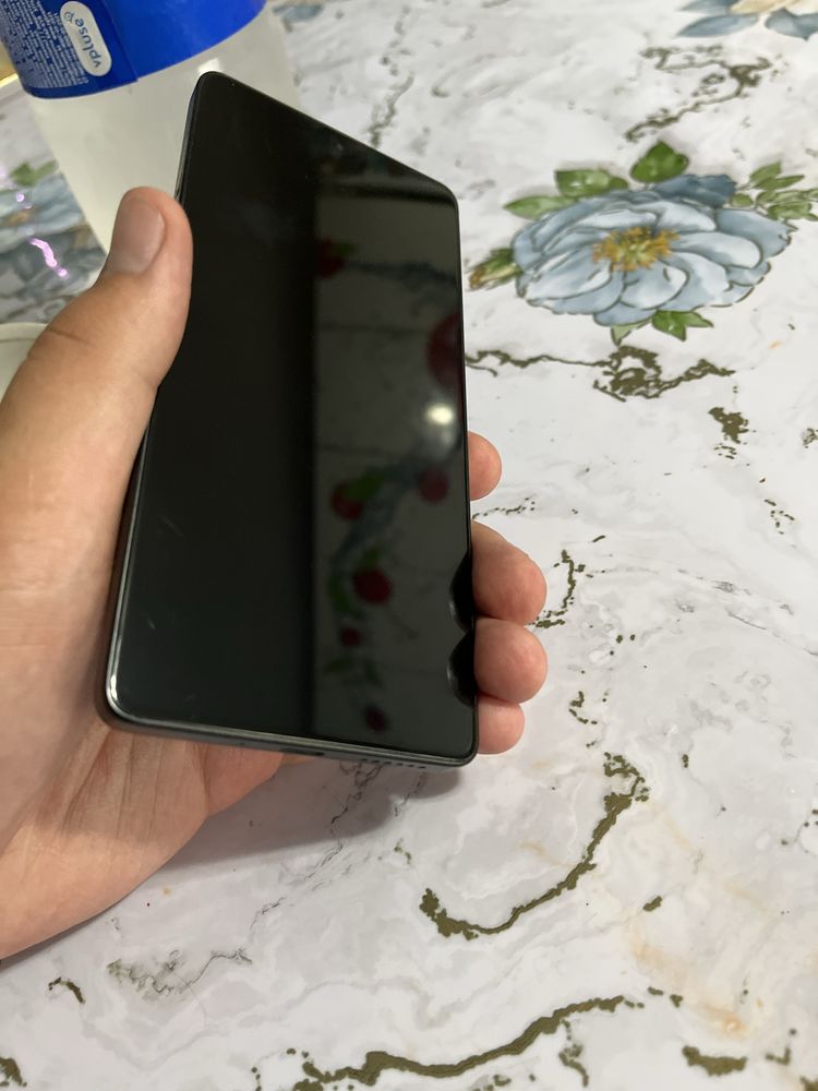 Продам redmi not13pro в идельнышем состоянии   опера24гб встр 512