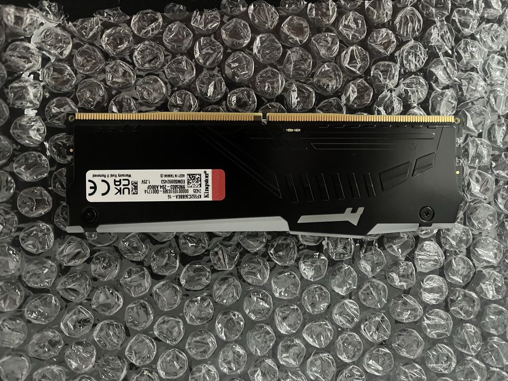 Оперативная память Kingston FURY Beast RGB 16 Гб DDR-5