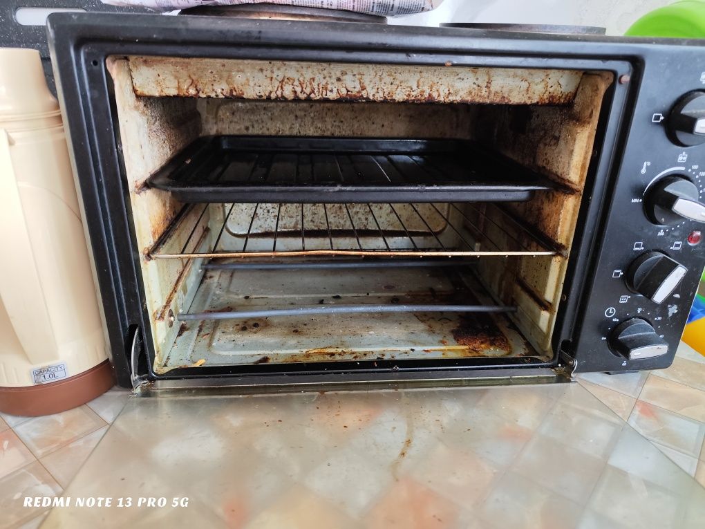 Продам духовку работает отличном есть подсветка