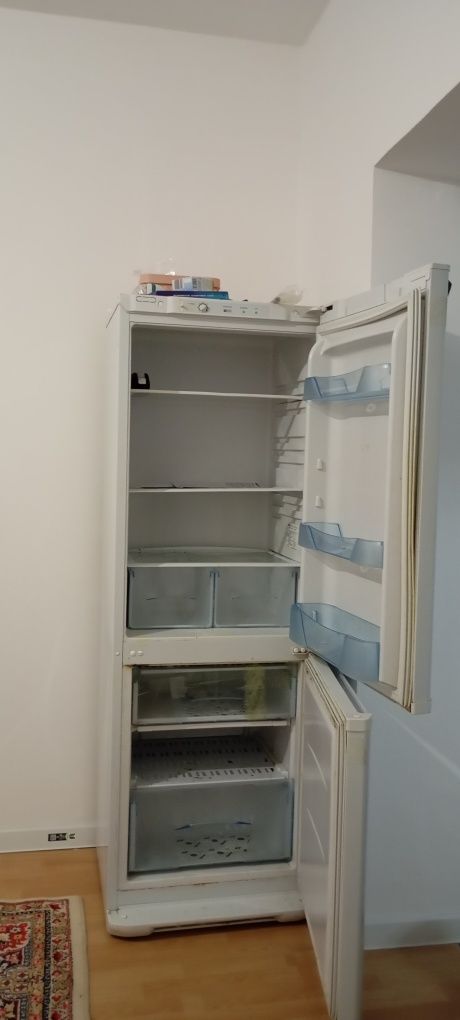 Холодильник Бирюса