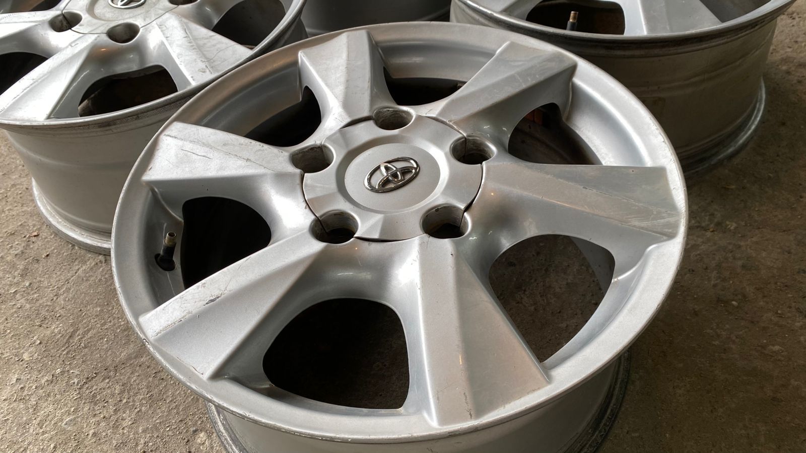 R17 PCD 5*150 Комплект  легкосплавных дисков