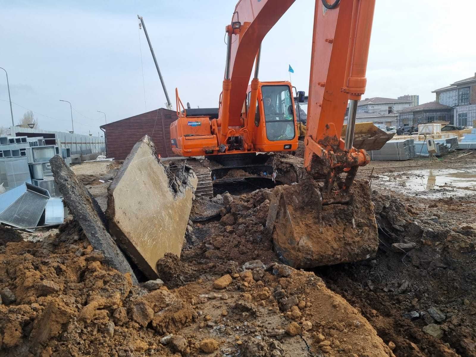 Корейский гусеничный экскаватор DOOSAN, модель DH 300 LC-7.