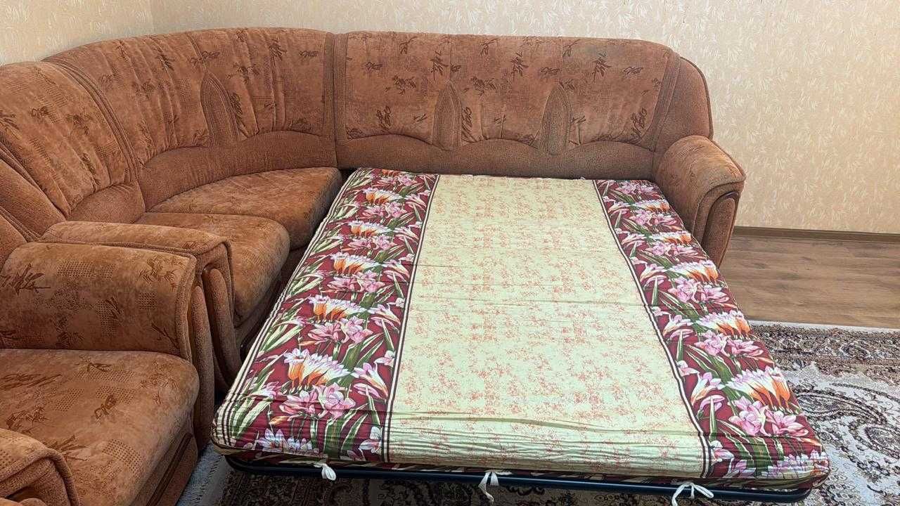 Продам диван углом и кресло