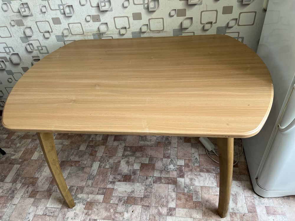 СРОЧНО продам стол