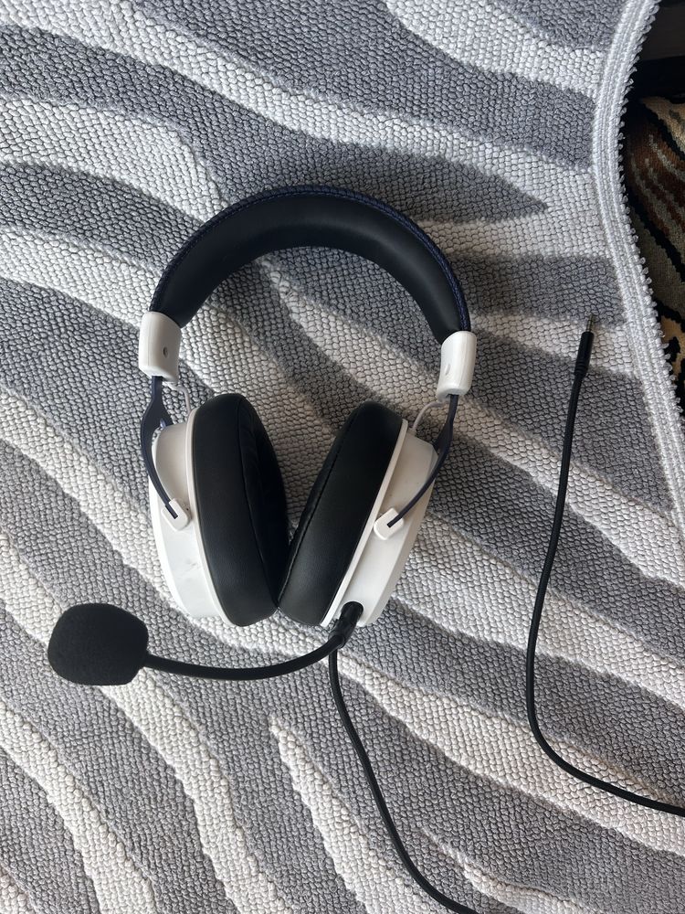 Наушники m590i g102 в подарок