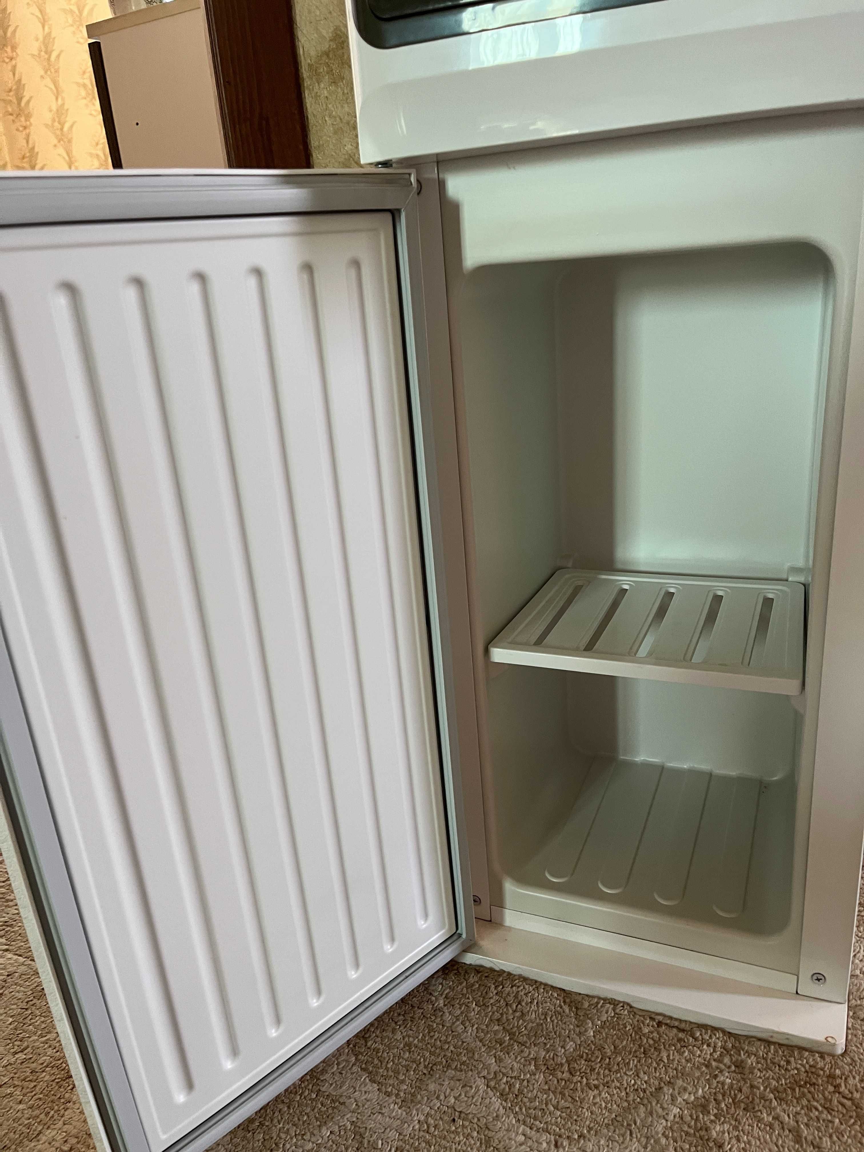 Кулер для воды Midea MK‑40E  охлаждение + горячая вода, тихий