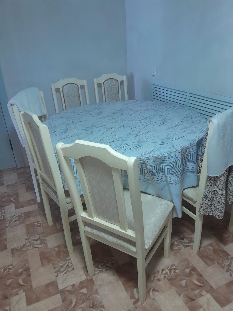Круглый стол диаметр130см в комплекте 6 стульев
