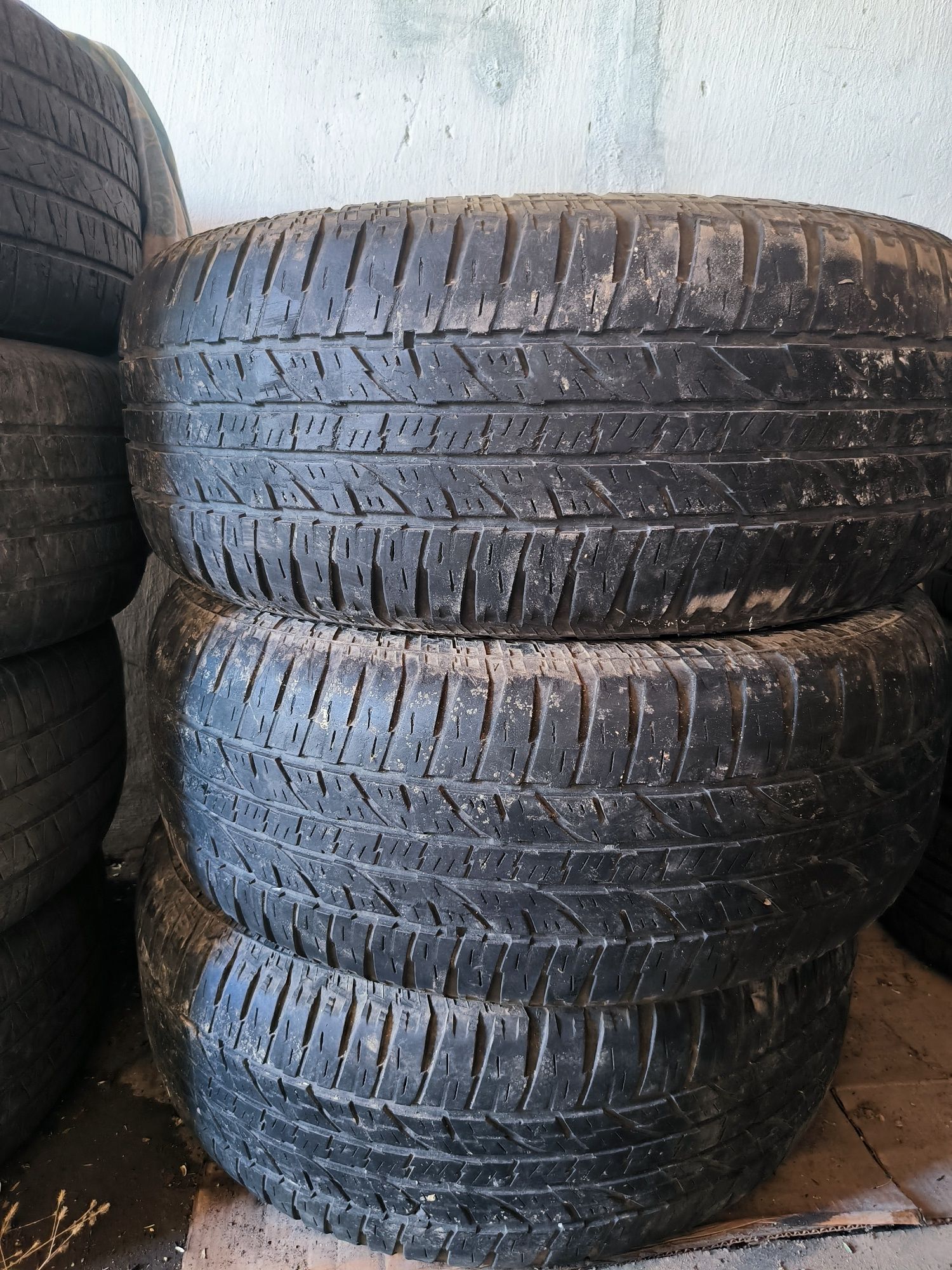 Продам пару шин Yokohama 265/60 R18