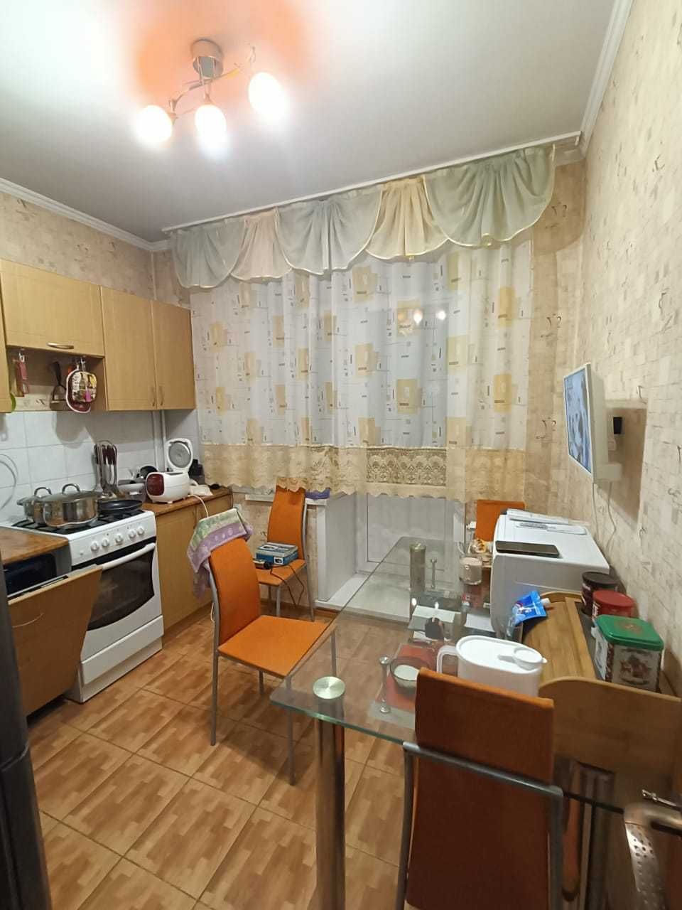 Продам 2к кв в кирпичном доме р-н Евразийского рынка!!!