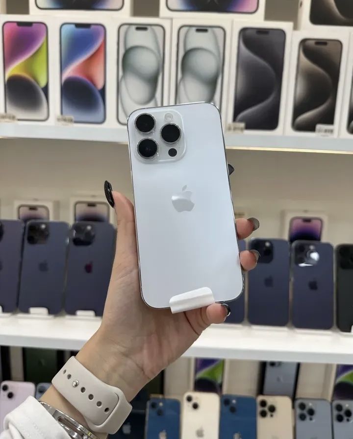 Корпусы, задние крышки на iPhone XR 15 Pro,14 Pro