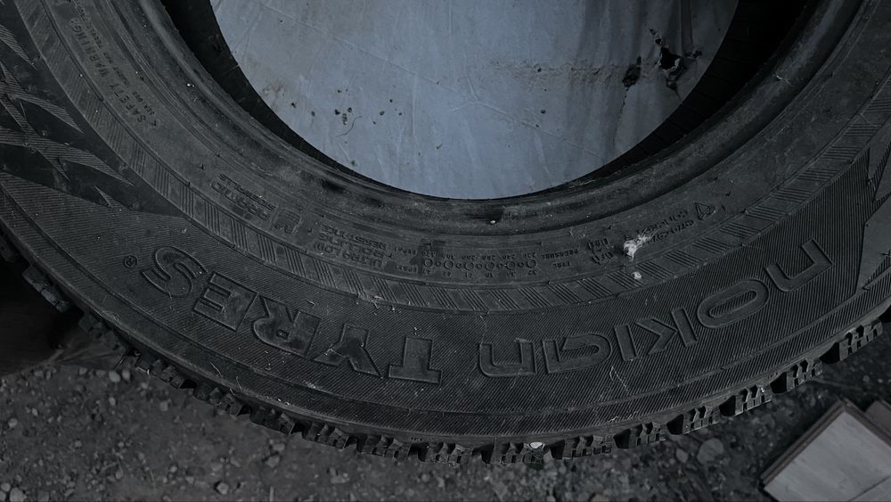 Зимние шины NOKIAN в хорошем состоянии