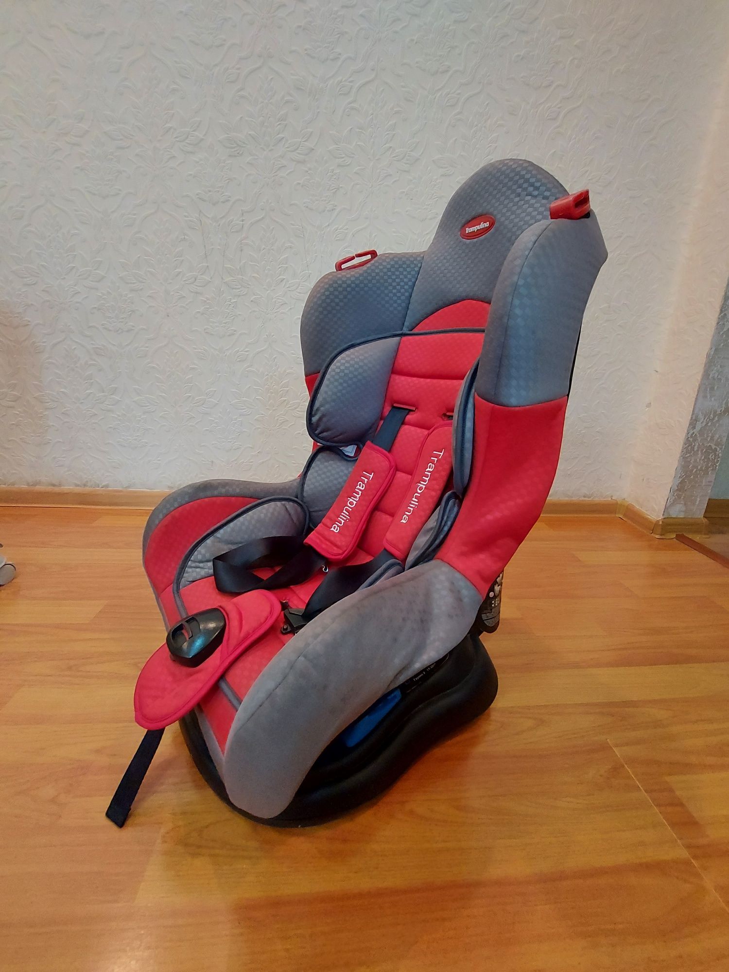Автокресло Trampulina