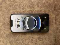 Iphone 16e акум 100% отличный  телефон, новый