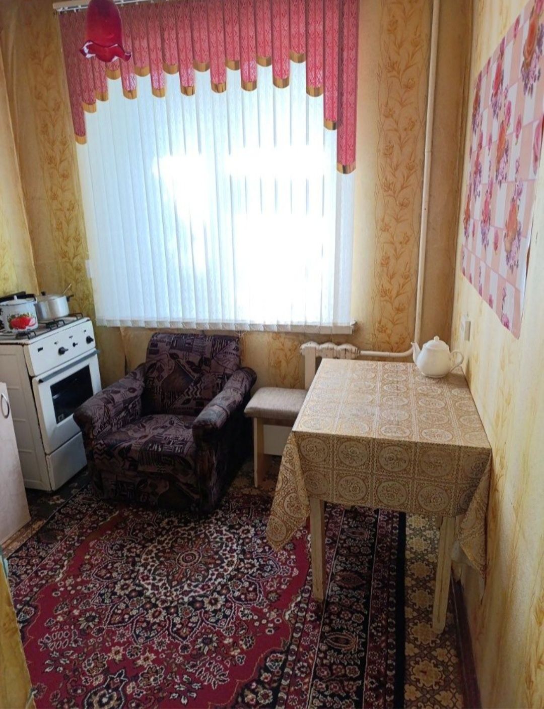 Сдаю посуточно,по часам,на ночь 1 ком.кв. в 7 мкр 19 д.район 39 школы