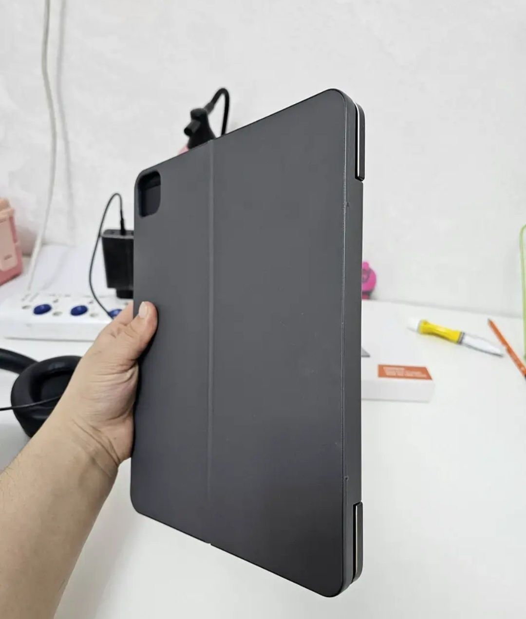 Продается клавиатура Magic Keyboard для iPad Air 4 2020, 5 2022, Air 1