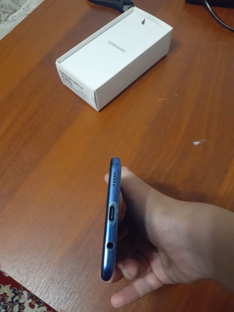 Samsung Galaxy A30