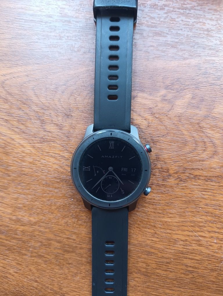 Amazfit GTR смарт часы