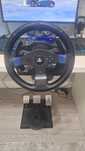 Thrustmaster T150 С тремя педалями.
