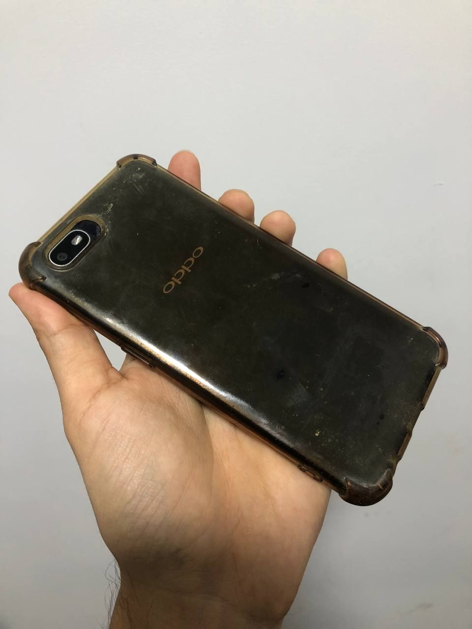 Продам два телефона: Oppo A1K, Redmi