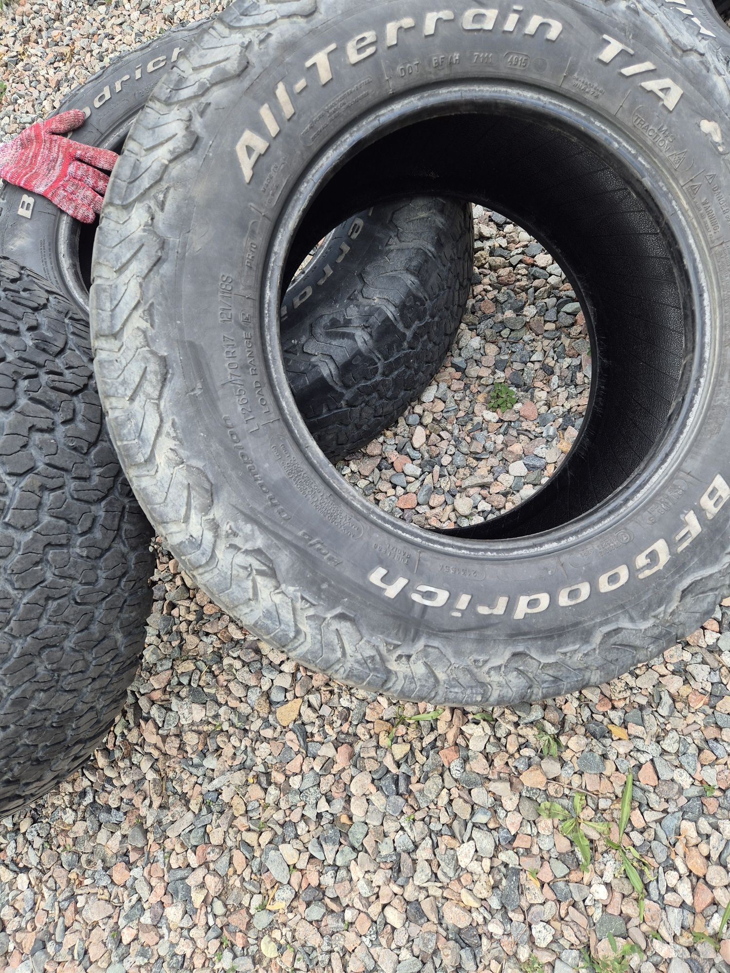 Шины BF GOODRICH 265/70R17 б/у 3шт